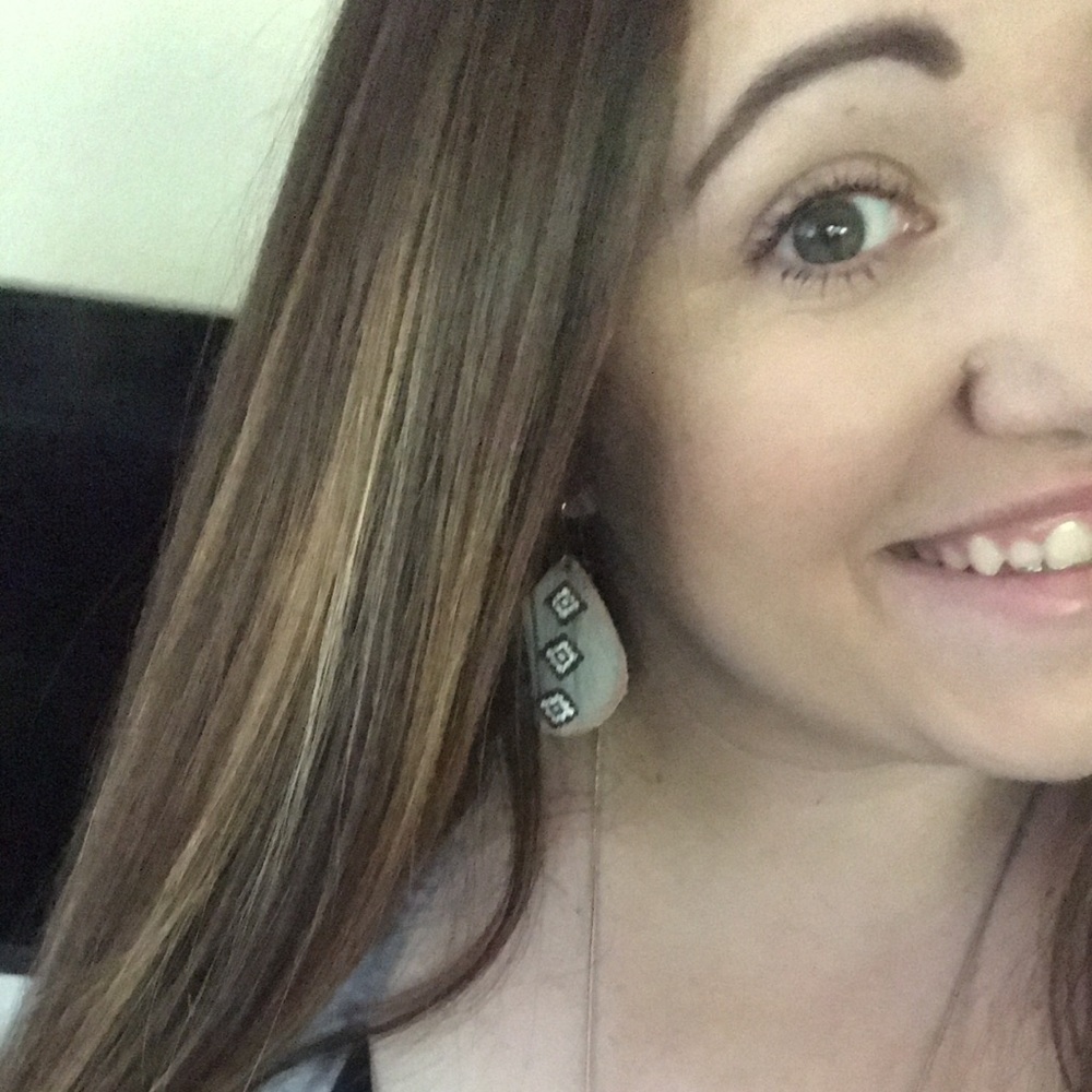 Meet your Posher, Kayla